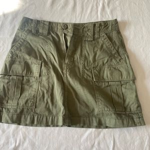 New with tags american eagle green skirt